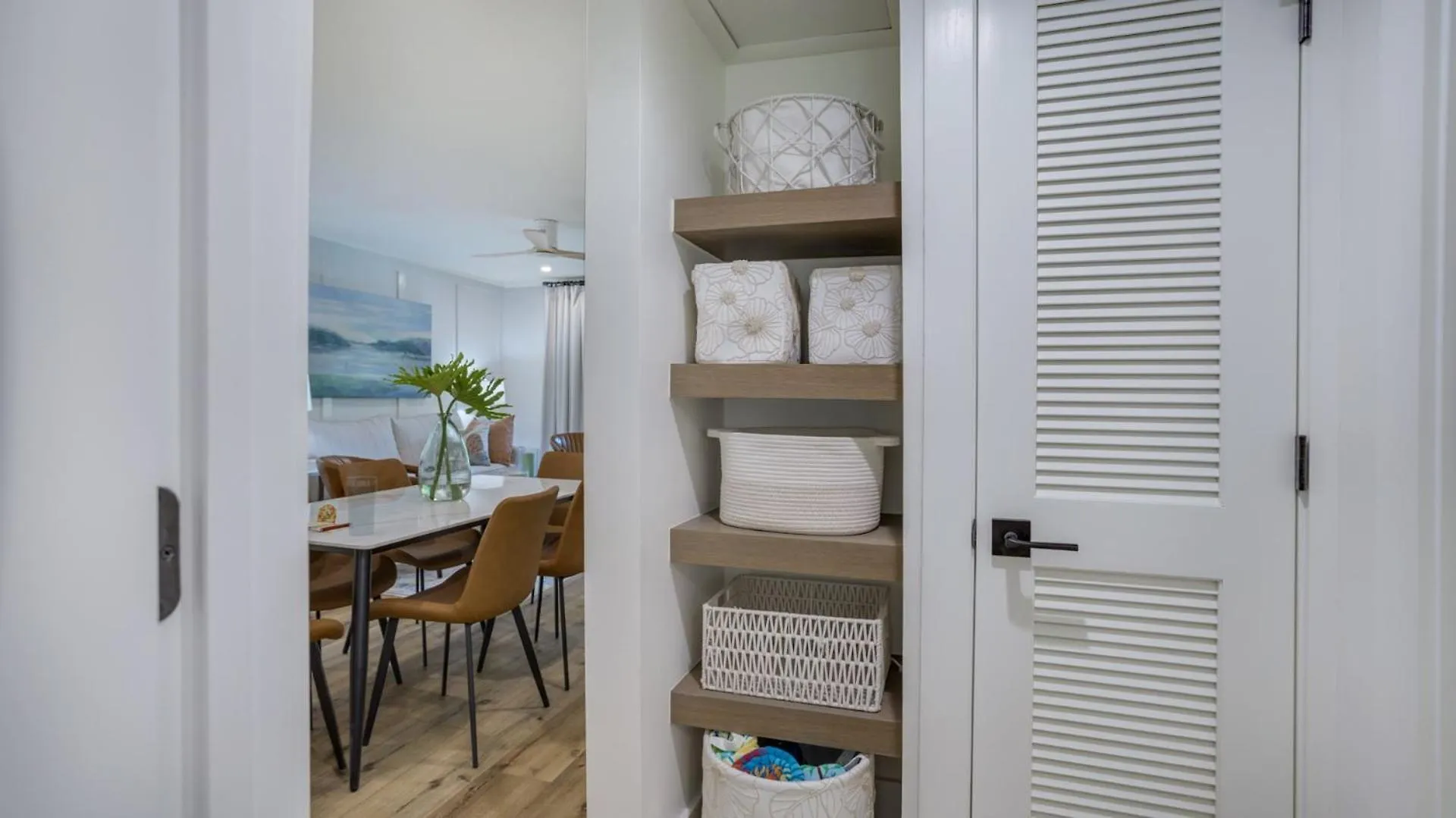Walk To The Beach Contemporary Coastal Villa Fully Remodeled Spring 2024 Expansive Balcony Hilton Head Island
