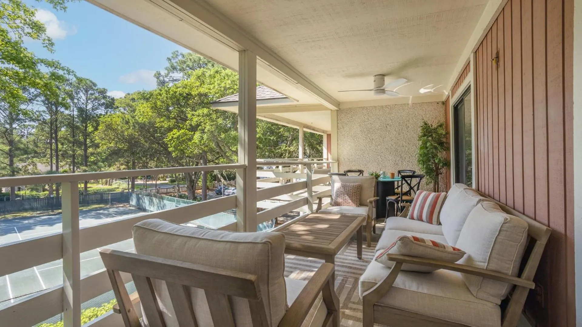 Walk To The Beach Contemporary Coastal Villa Fully Remodeled Spring 2024 Expansive Balcony Hilton Head Island